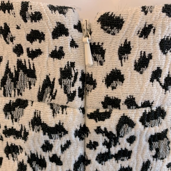 Loft - Skirt, White animal print, size small loft petites. - Picture 6 of 6